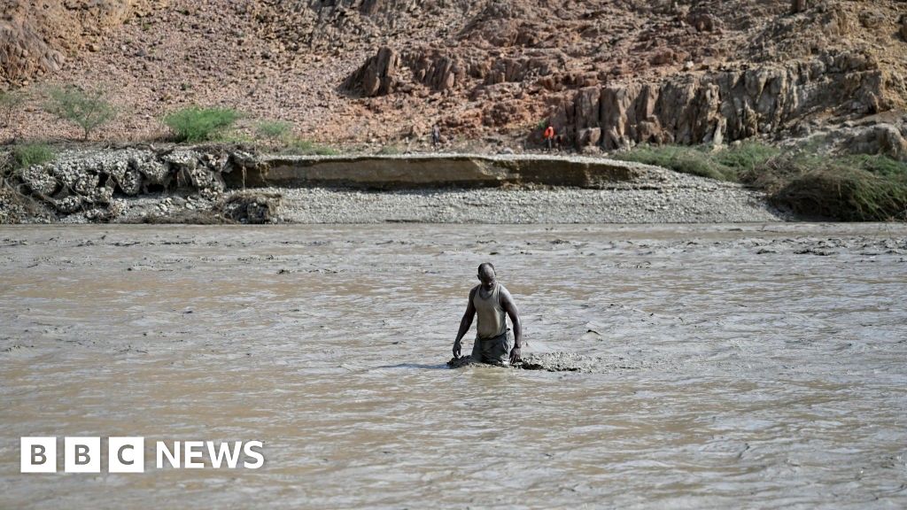 Dam bursts in war-torn Sudan killing 60