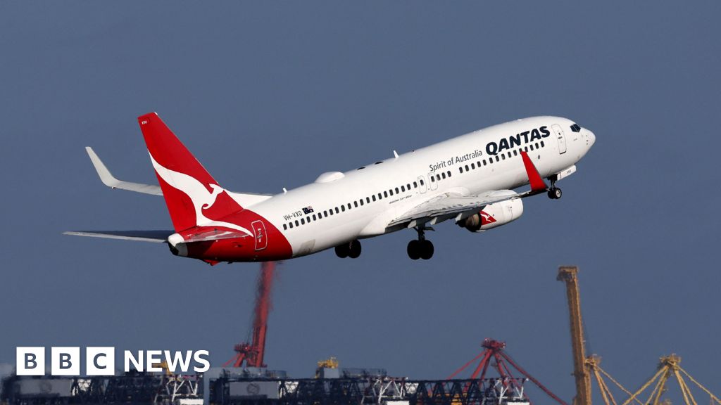 ‘Penerbangan hantu’ Qantas: Maskapai menyetujui pembayaran untuk menyelesaikan tuntutan hukum