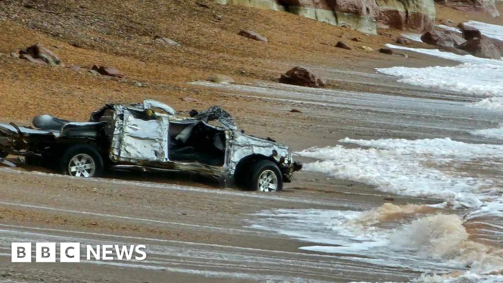 Uncertainty over retrieval plan for stranded vehicle in Sidmouth 