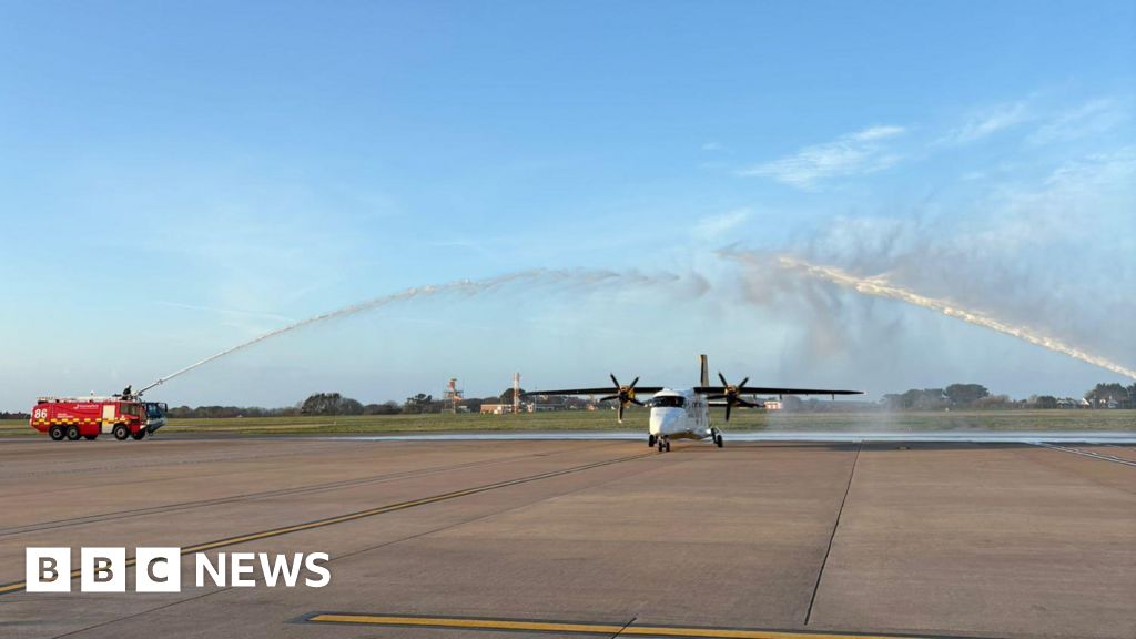 Aurigny's Dornier aircraft touches down in Guernsey for last time