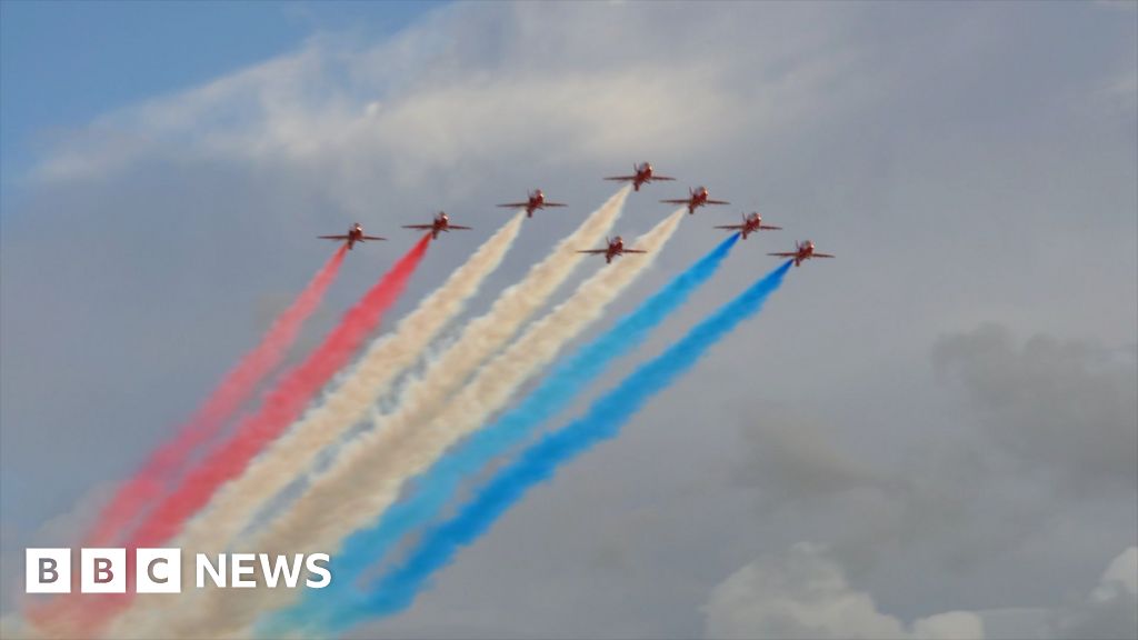Red Arrows Flypasts Span Scotland, East Midlands Amid 60th Anniversary Events