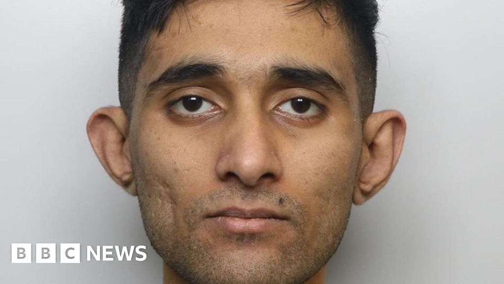 Man who stabbed wife in street guilty of murder