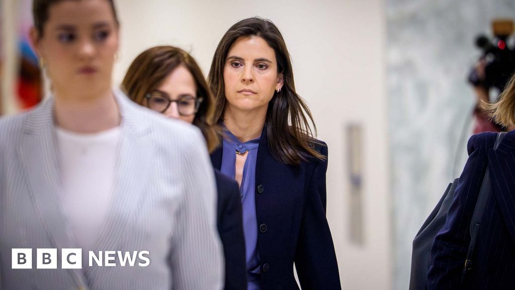Epstein victim says she had dinner at Andrew's palace apartm