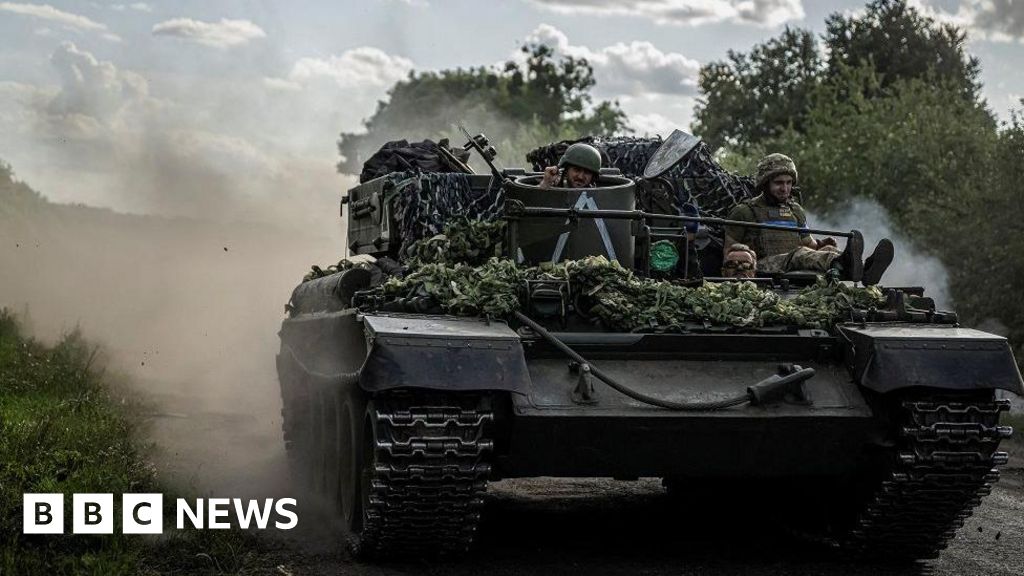 Ukraine war: Russia widens evacuations to second border region