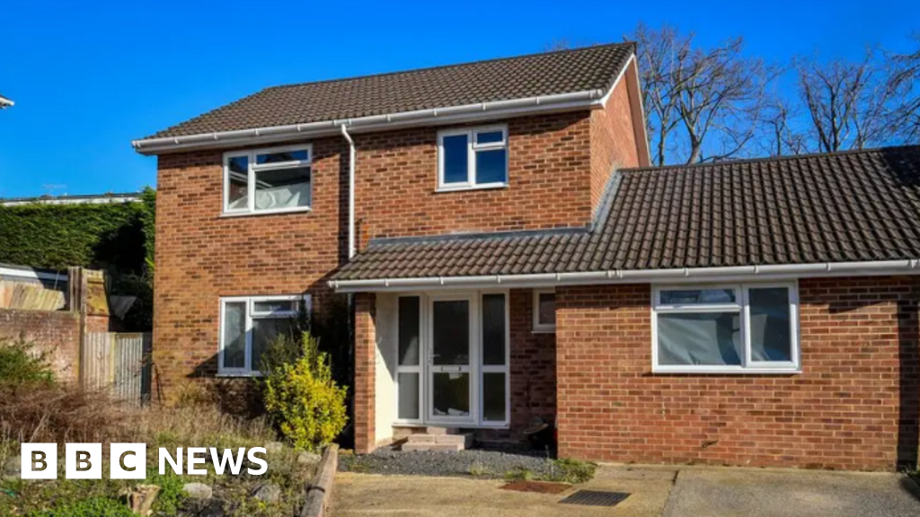 bbc.co.uk - Marie Lennon - Salisbury home of spy in Novichok attack for sale