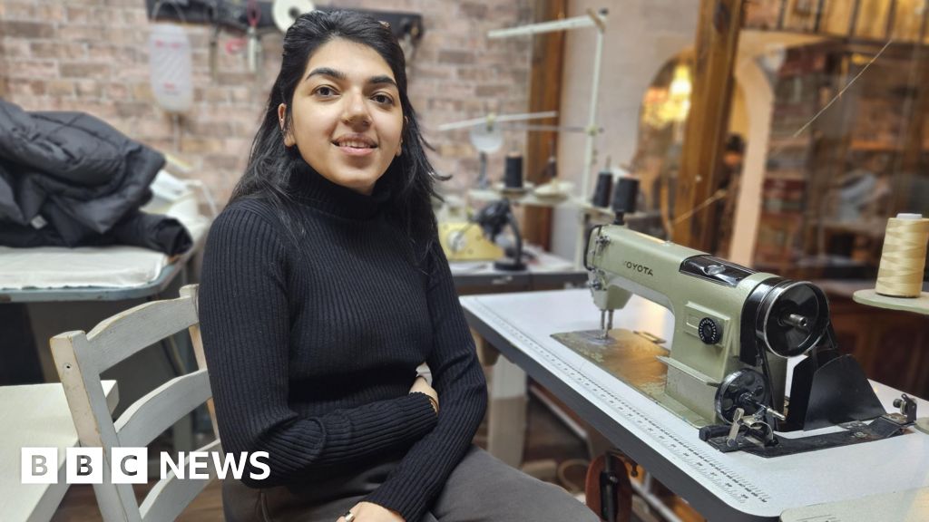 bbc.co.uk - Aisha Iqbal - Bradford tailoring academy aims to revive 'dying' skills - BBC News