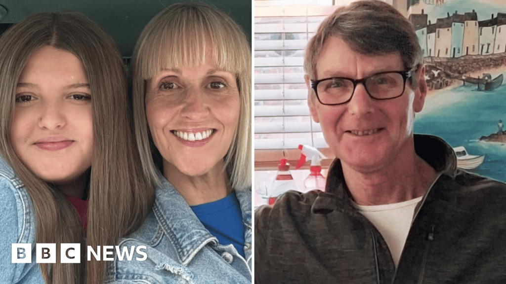 Hero named who tried to save mum and daughter at Withernsea