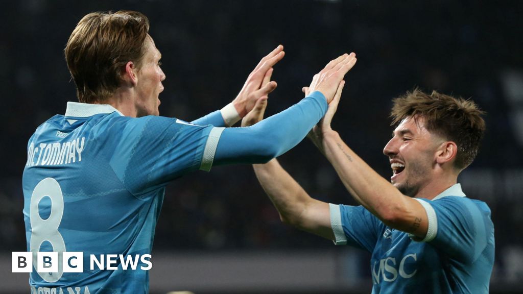 Gilmour and McTominay mania takes over Naples