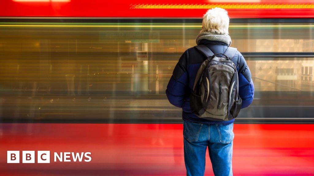 Thousands petition against Freedom Pass plan