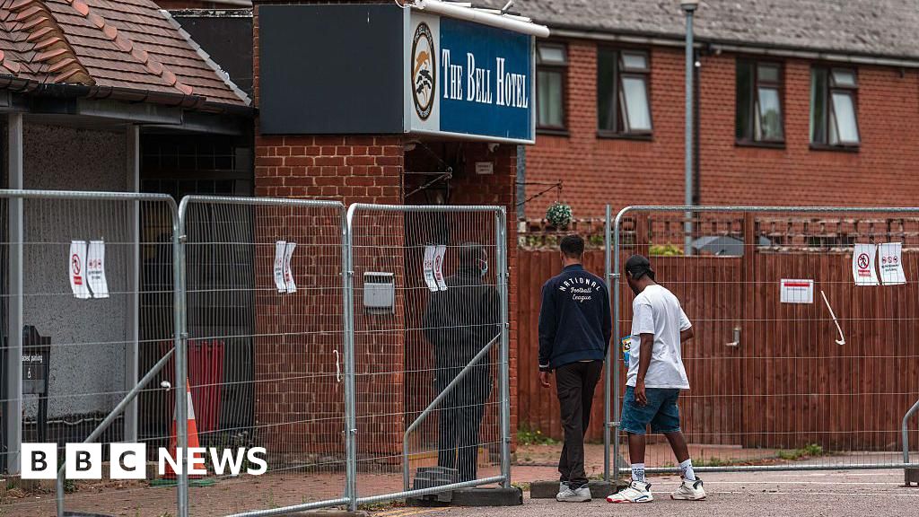 Home Office squandered billions on asylum hotels, MPs say