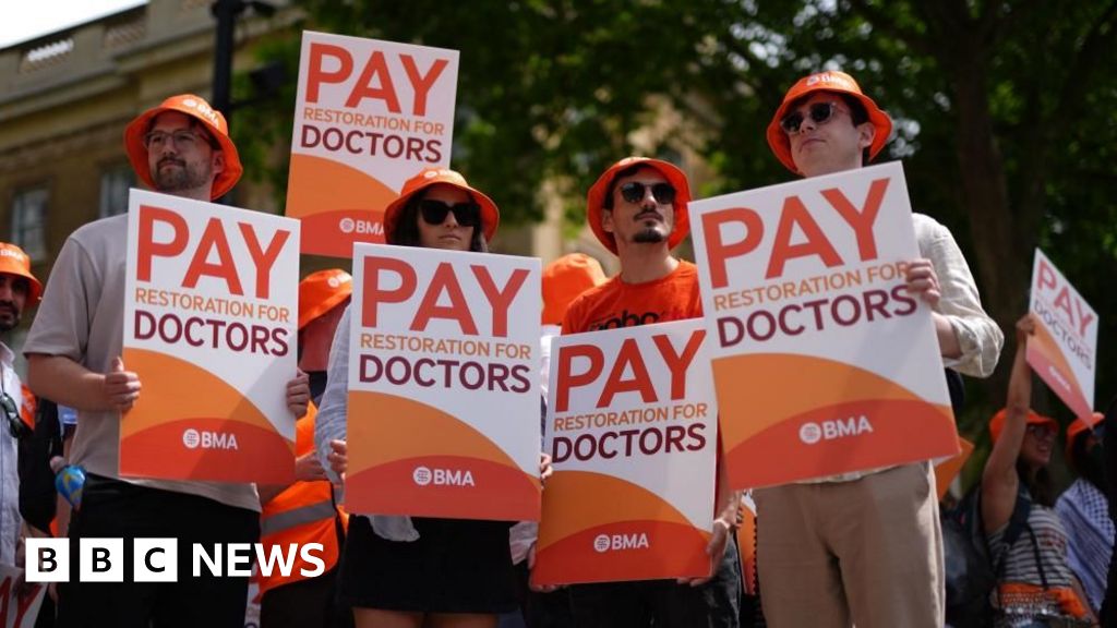 Doctors lose new jobs package as strike to go ahead
