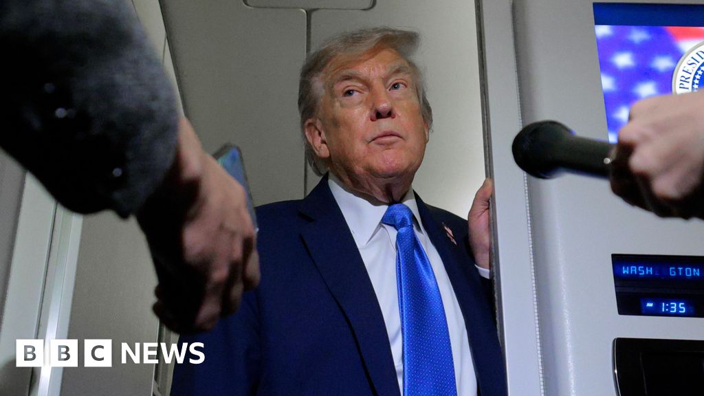 Trump's Iran dilemma exposes bitter split in president's circle