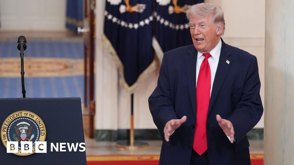 Trump biedt weinig antwoorden terwijl hij probeert de zenuwen over de oorlog in Iran te kalmeren