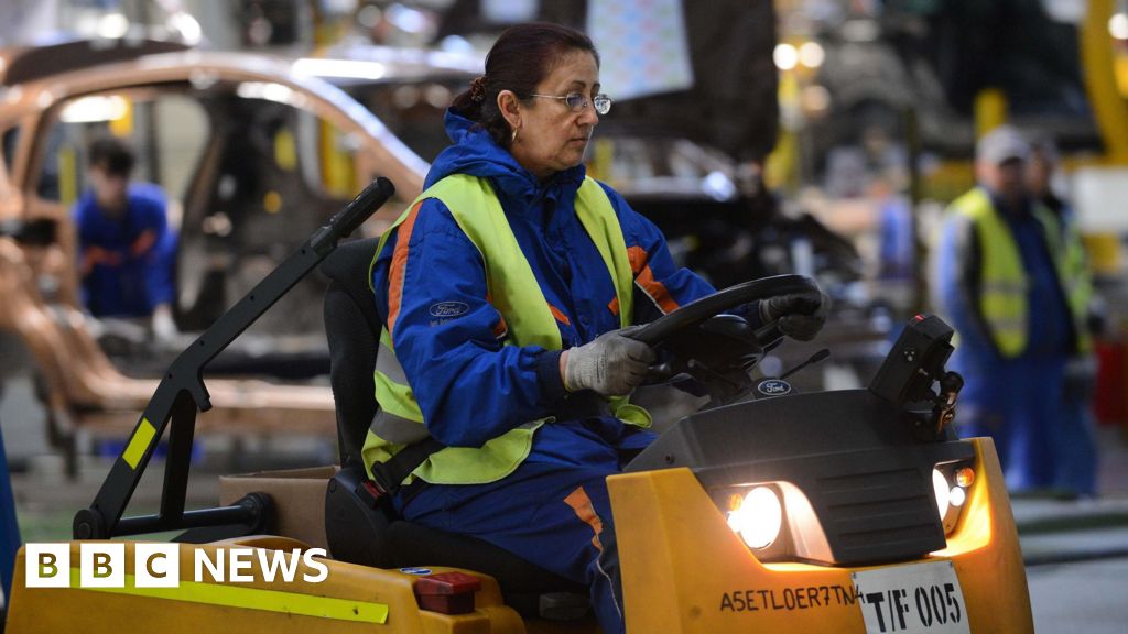 US election: Jobs growth slows sharply as polling day looms