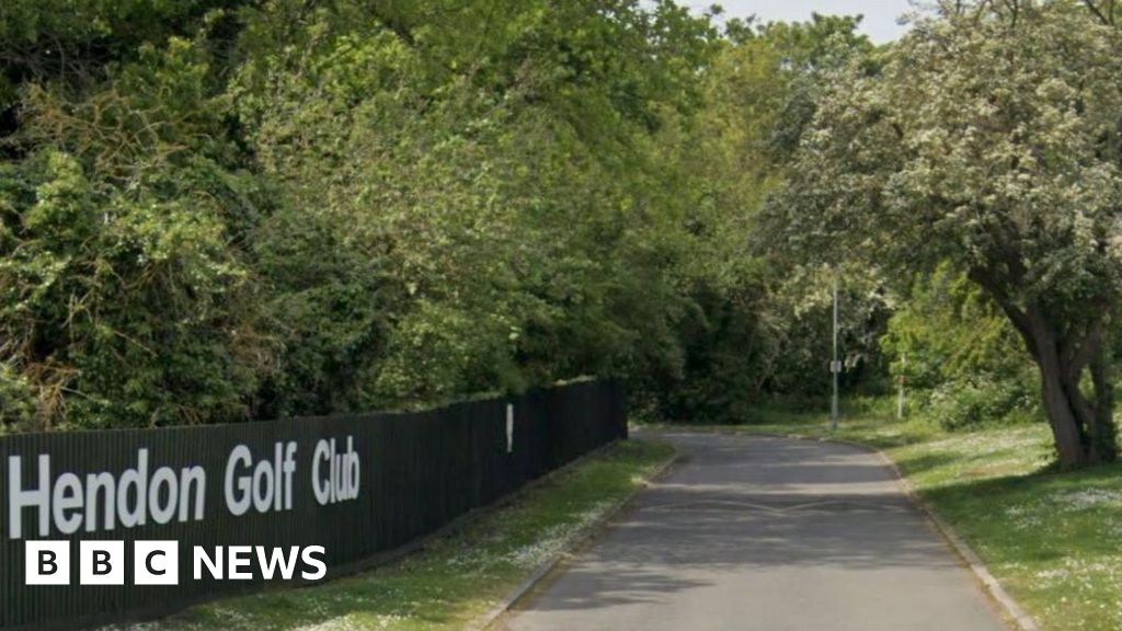 Hendon Golf Club: Antisemitic messages raked into bunkers