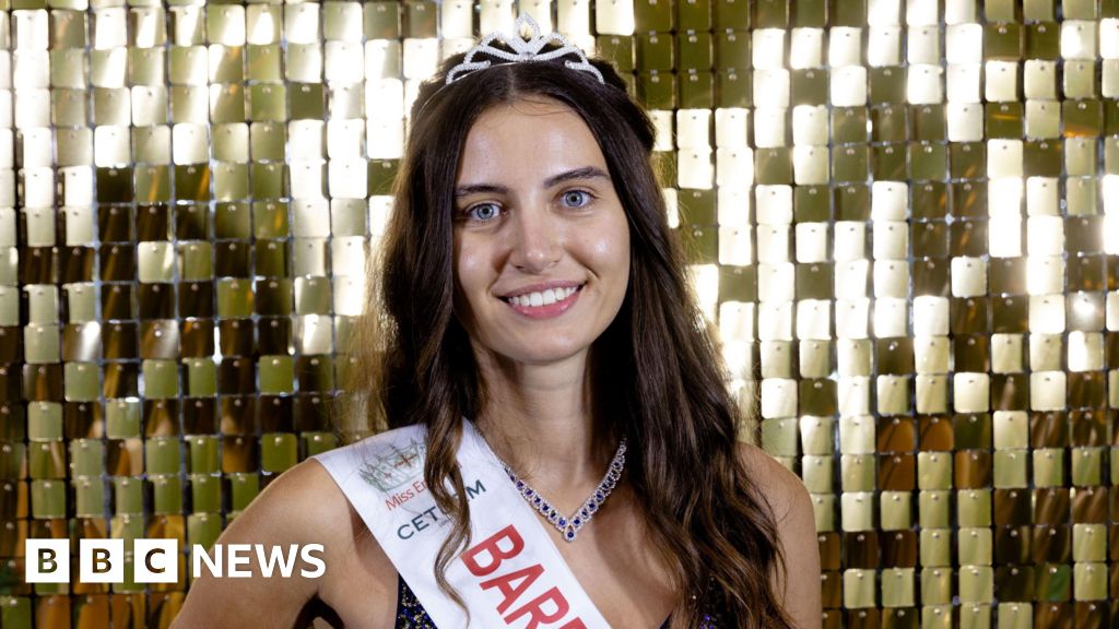 Make-up free miss england round normales ‘nyata’ kecantikan