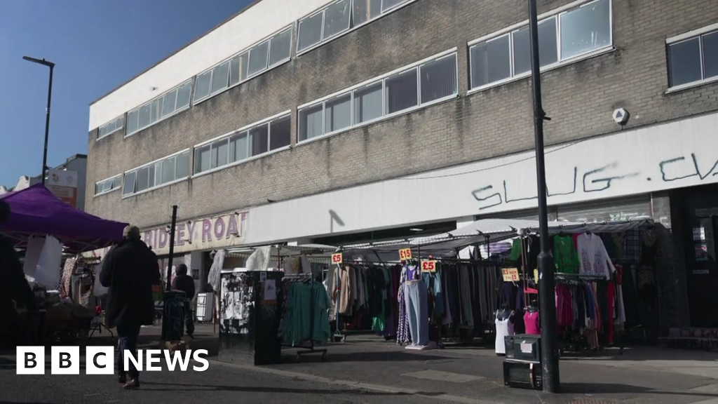 Traders in limbo as market closes over crime fears