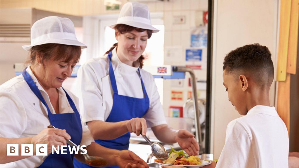 Senedd election: Labour promises pay boost for school support staff