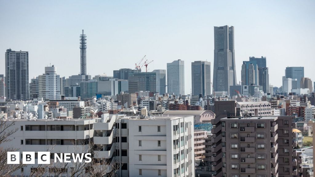 Japan teen jumps to death, killing pedestrian below