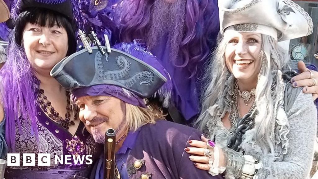 Seaside town 'invaded' by hundreds of fun-loving pirates