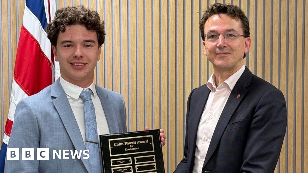 bbc.co.uk - Jersey student Hubert Libich wins top economics award