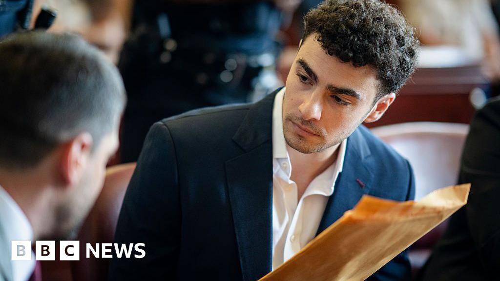 Luigi Mangione returns to court ahead of murder trial