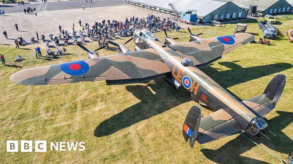 East Kirkby Air Show will evoke spirit of wartime Bomber Command - BBC News