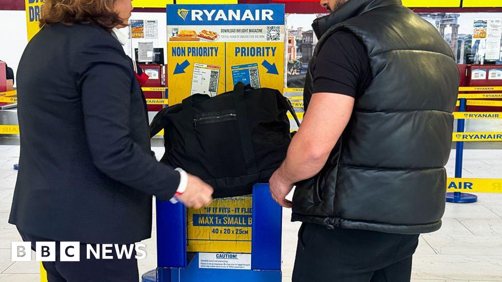 Ryanair to increase oversized bag bonus for staff