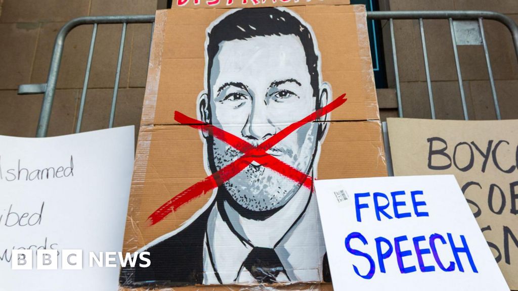 US TV hosts back Kimmel and lampoon Trump in free speech row