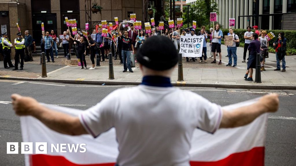 People are angry: Behind the wave of asylum hotel protests