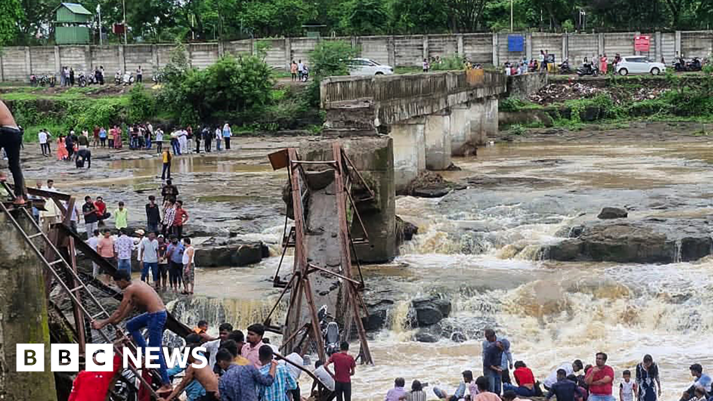 Pune bridge collapse: Two killed in India