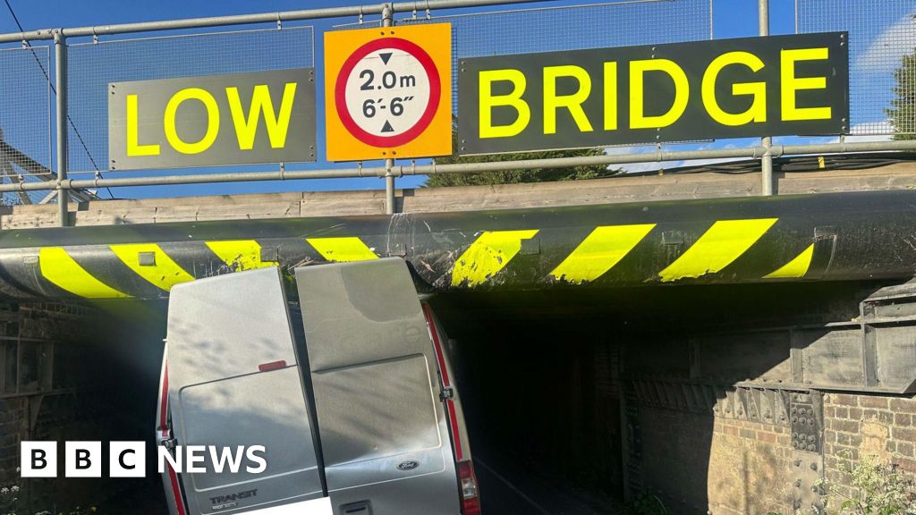 Train-Car Crash at Uncontrolled Rolleston Crossing