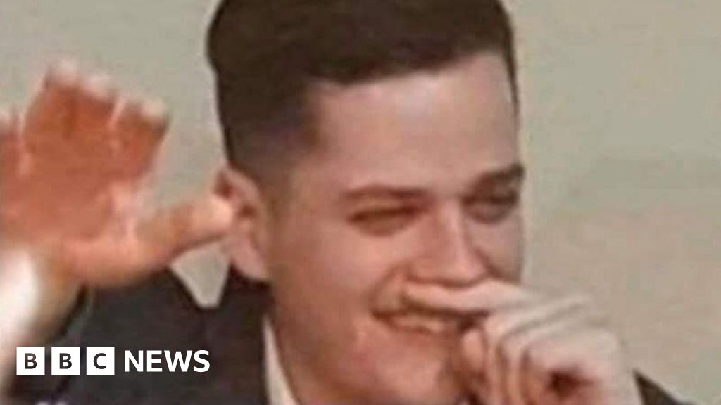 Reform stands by election candidate appearing to do Nazi salute in picture