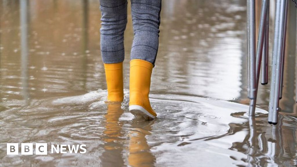 Storm Ashley: Winds of up to 60mph forecast for Northern Ireland