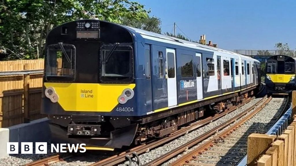 Isle of Wight: Island Line faces further closures