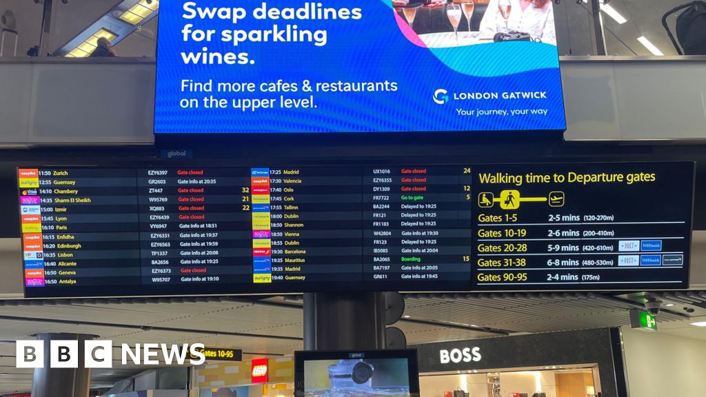 Gatwick Flights Delayed by Fog on Busy Travel Day