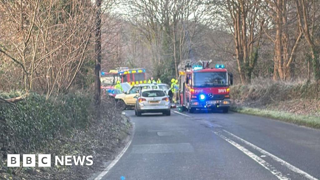 road-closures-in-place-after-crash-in-newquay