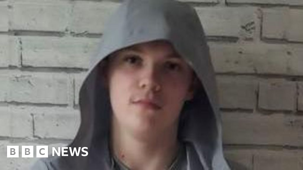 Police name man who died in street stabbing