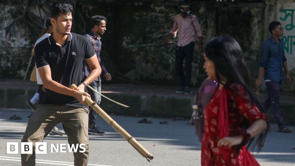Deadly unrest over job quotas grips Bangladesh – BBC News