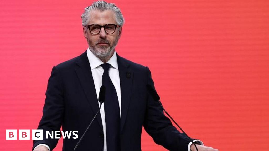 Кейси Васерман ще продаде агенция за таланти след разпадането на Епщайн - доклади