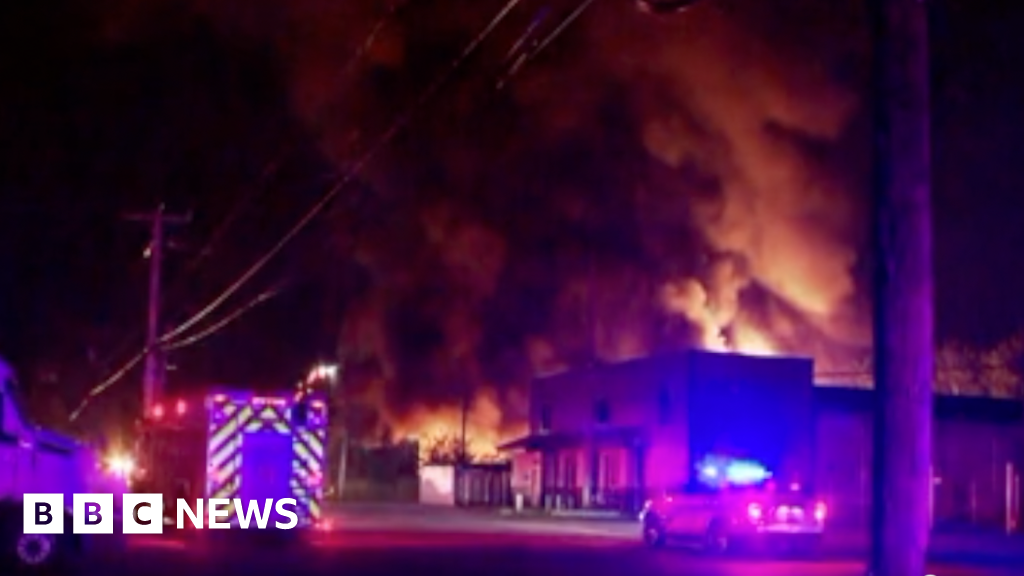 Ohio recycling plant explosion leaves two missing