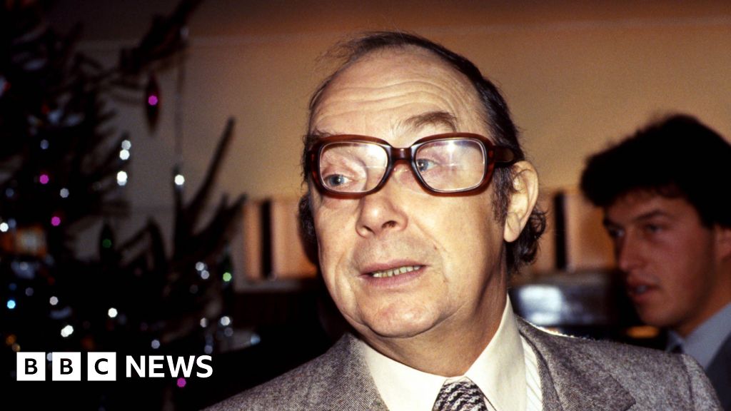 New Eric Morecambe mural to be unveiled for centenary