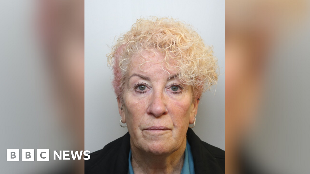 Pharmacy worker who snuck drugs into prison jailed