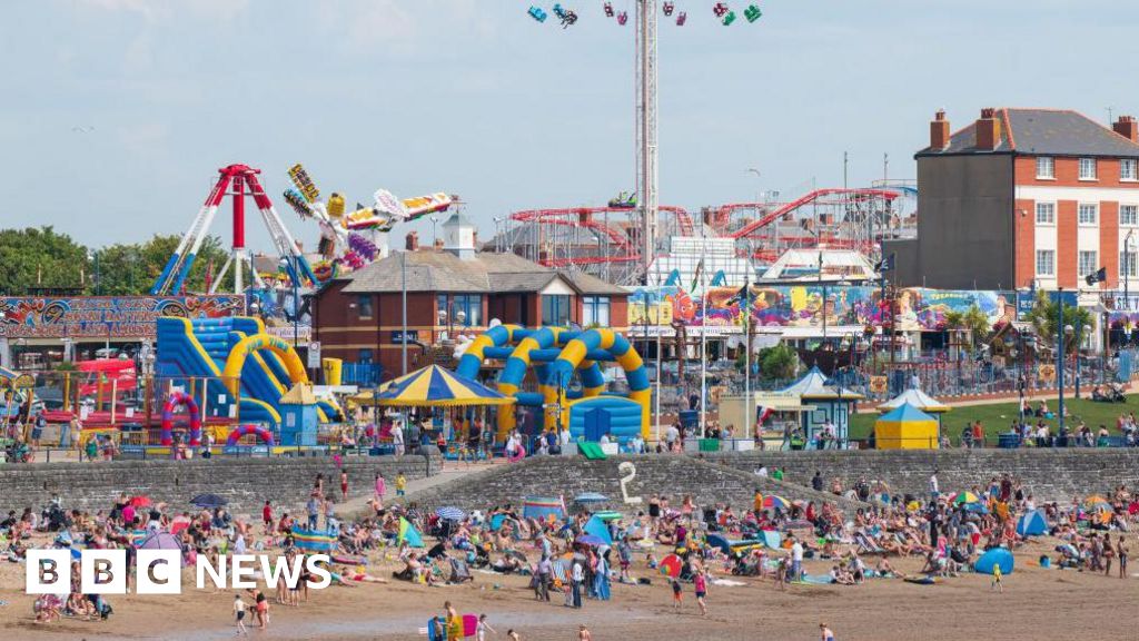 Heat health alert extended with Wales set to bake at 38C