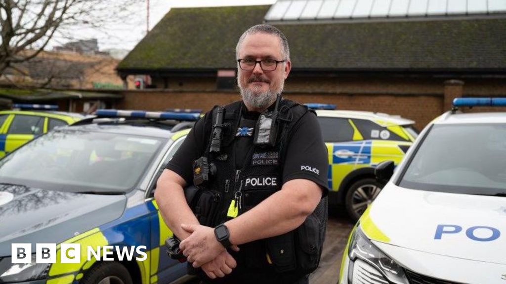 Daventry officer who was human shield in dog attack up for award – BBC.com