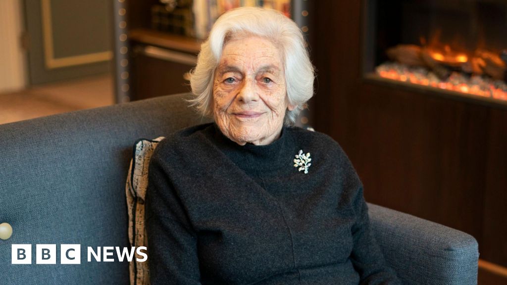 Tributes paid after death of Holocaust survivor