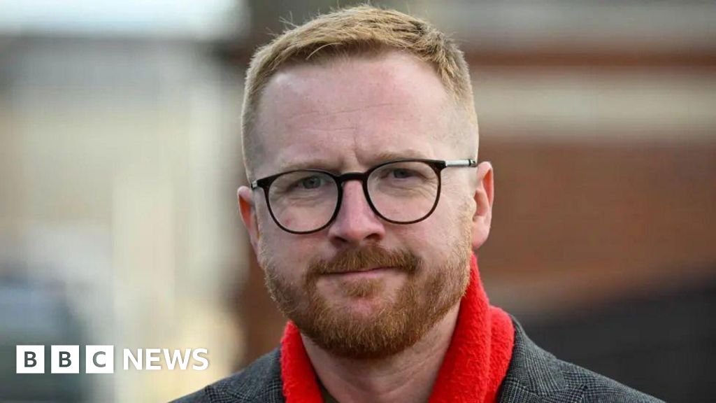 Former Labour MP Lloyd Russell-Moyle joins Greens