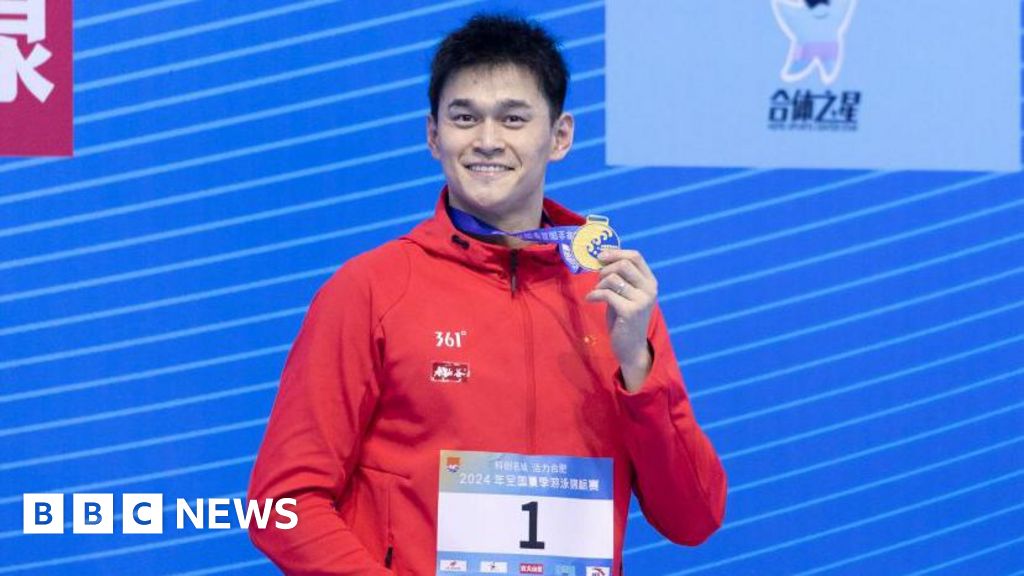 Disgraced Chinese swimmer back after drugs ban