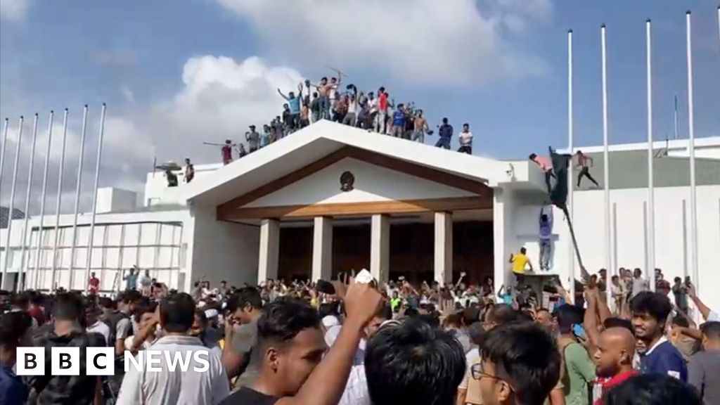 Watch: Bangladesh protesters storm prime minister's palace