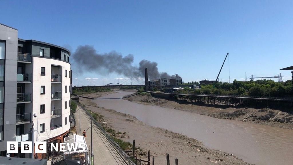Firefighters Tackle Large Recycling, Industrial Fires Across UK